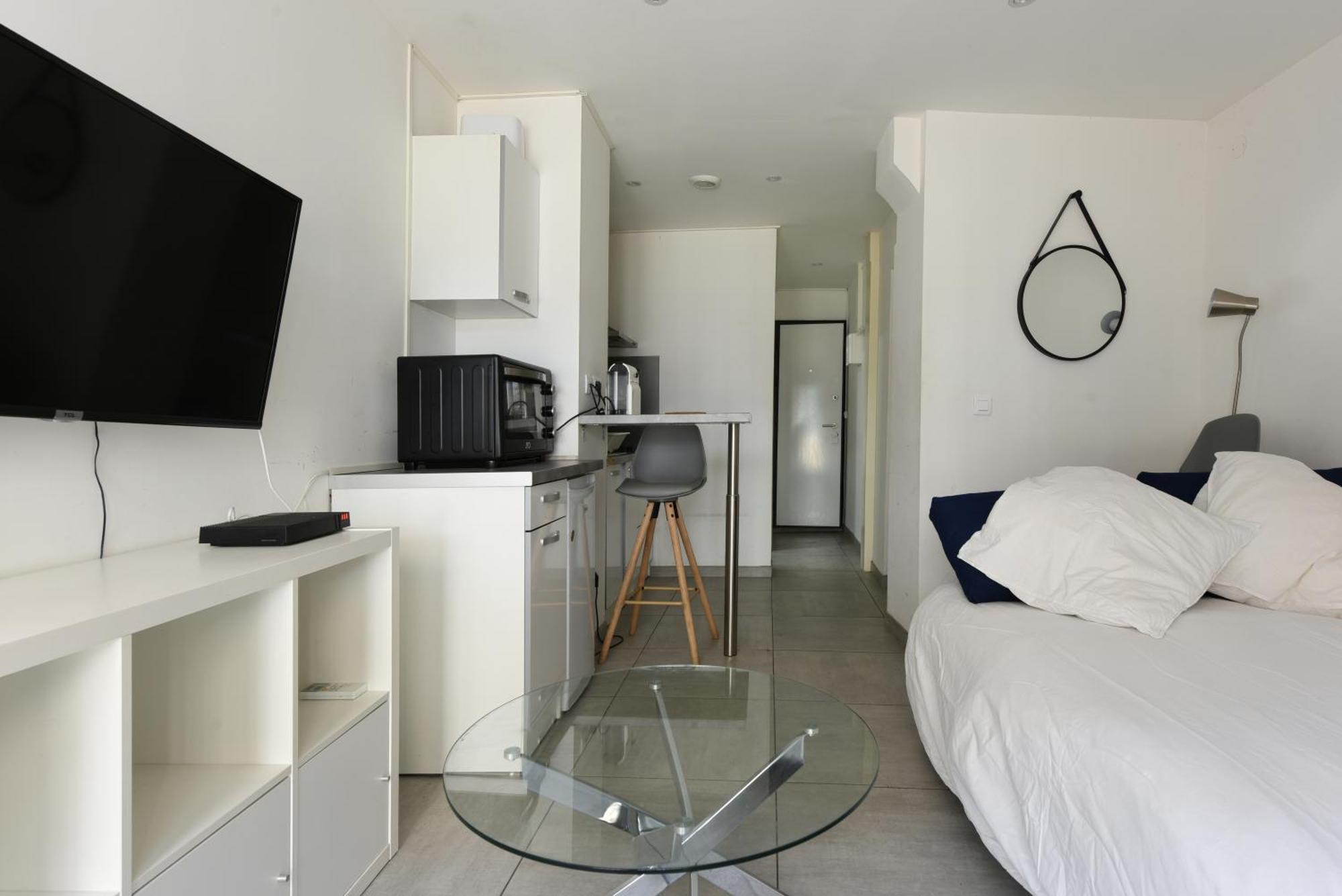 Provencal Studio Netflix Appart-Hotel-Provence La Fare-les-Oliviers Exterior photo